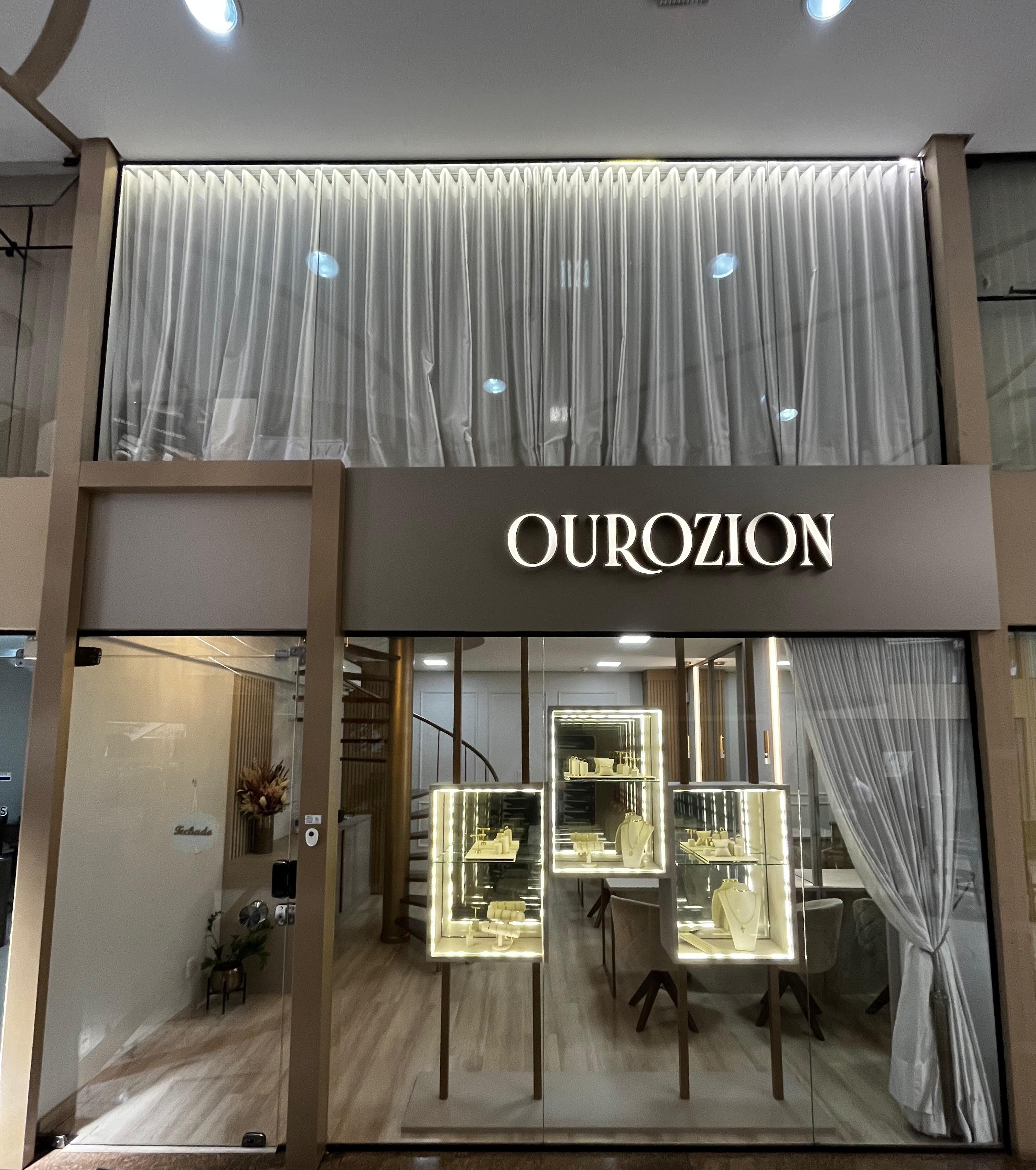 Fachada da loja OUROZION em Erechim